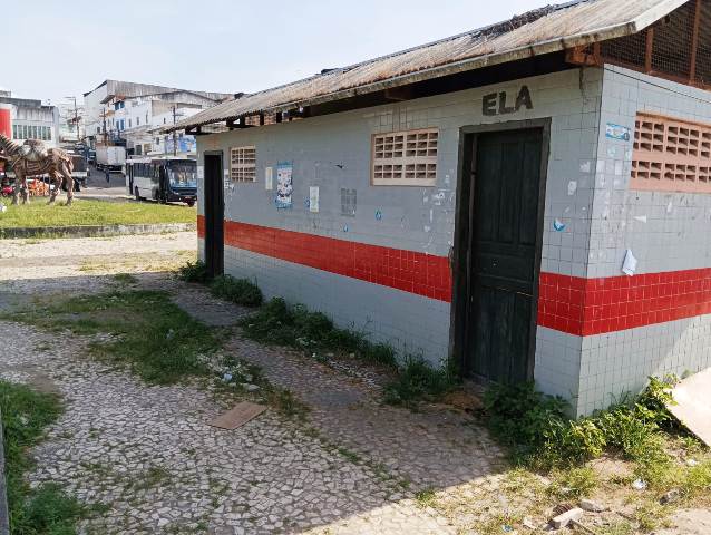 Comerciantes pedem reforma da Praça do Tropeiro_Foto: Paulo José/ Acorda Cidade