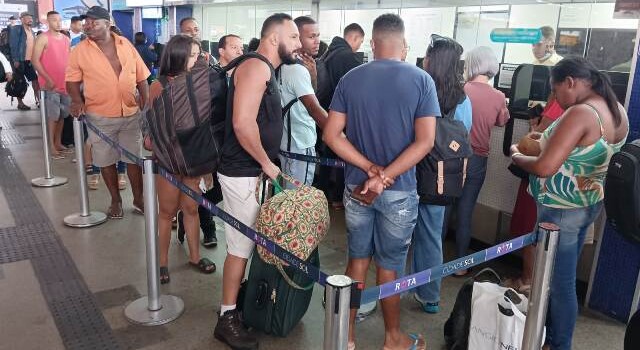 Terminal Rodoviário registra movimentação intensa nesta sexta em virtude do Natal (Foto: Paulo José/ Acorda Cidade)