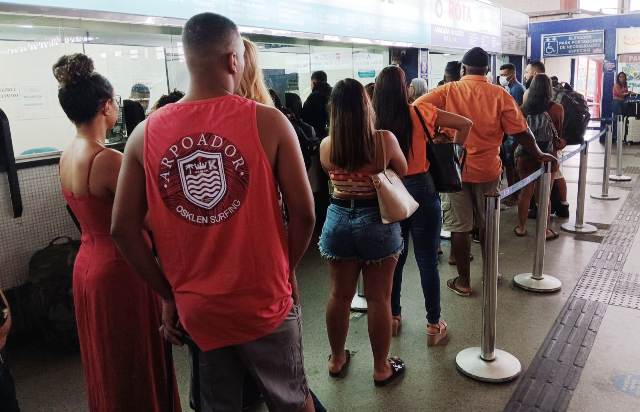 Terminal Rodoviário registra movimentação intensa nesta sexta em virtude do Natal (Foto: Paulo José/ Acorda Cidade)