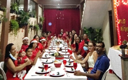 Família Vicente ressalta a importância de celebrar a união no Natal (Foto: Brenda Filho/Acorda Cidade) Família Vicente ressalta a importância de celebrar a união no Natal (Foto: Brenda Filho/Acorda Cidade)