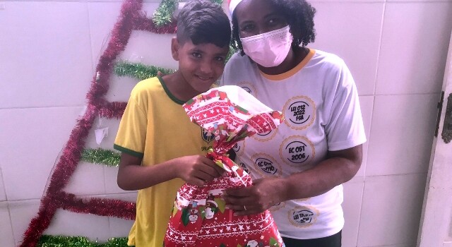 Equipe de saúde surpreende pacientes neste Natal_ Foto Thiago Paixão