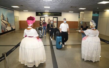 Voos fretados trazem portugueses para o Réveillon da Bahia Foto Tatiana Azeviche SeturBA