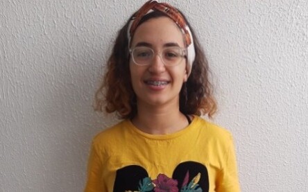estudante feirense Ísis Carneiro