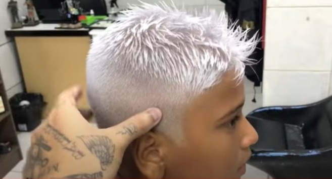 nevou, cabelo platinado