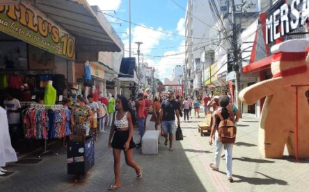 Rua Sales Barbosa, centro de Feira de Santana | Foto: Ney Silva/Acorda Cidade