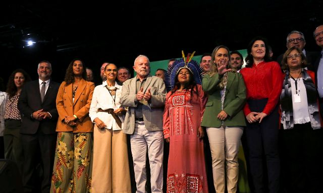 Presidente eleito Luiz Inácio Lula da Silva faz pronunciamento em Brasília