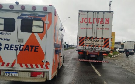 Motociclista morre vítima de atropelamento na BR-324. (Foto: Reprodução/ PRF)