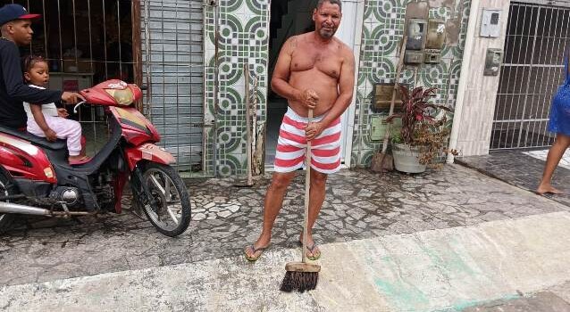 Moradores sofrem prejuízos após canal transbordar no Feira X_ Foto Paulo José_Acorda Cidade