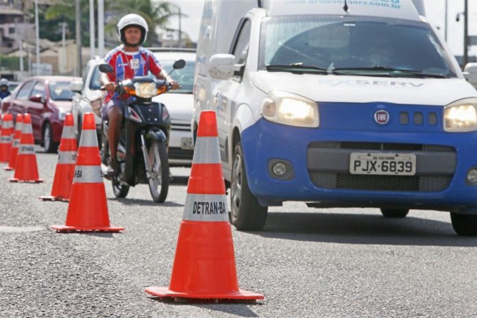 Detran-BA alerta para regras de circulação de ciclomotores, triciclos e quadriciclos