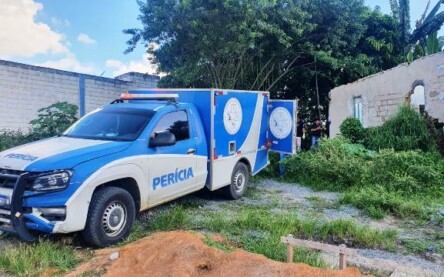 Jovem é assassinado a tiros no Parque Tamandari, bairro Tomba. (Foto: Aldo Matos/ Acorda Cidade)