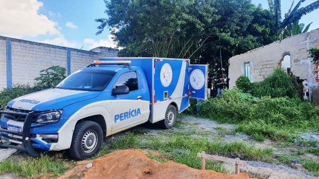 Jovem é assassinado a tiros no Parque Tamandari, bairro Tomba. (Foto: Aldo Matos/ Acorda Cidade)