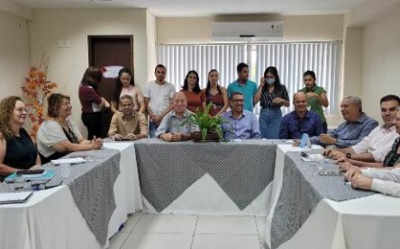 Diretores com a comunidade Ceteb, Conselheiros, Gestores, professores e parceiros