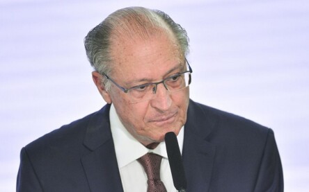 O vice-presidente da República, Geraldo Alckmin, toma posse como ministro do Desenvolvimento, Indústria, Comércio e Serviços (MDIC), no Palácio do Planalto.
