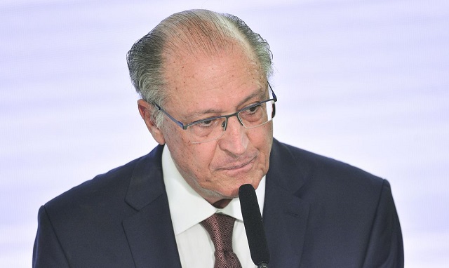 O vice-presidente da República, Geraldo Alckmin, toma posse como ministro do Desenvolvimento, Indústria, Comércio e Serviços (MDIC), no Palácio do Planalto.