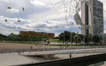 Palácio do Planalto após a destruição de vândalos