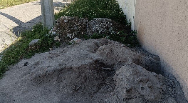entulho toma rua graúna - muchila ii - pauta livre - fios na calçada