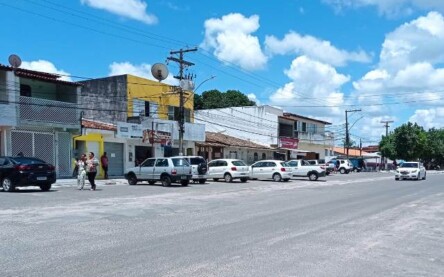 Fechamento dos Correios e atendimentos de saúde são alvo de protesto em Humildes _Foto Ed Santos_Acorda Cidade