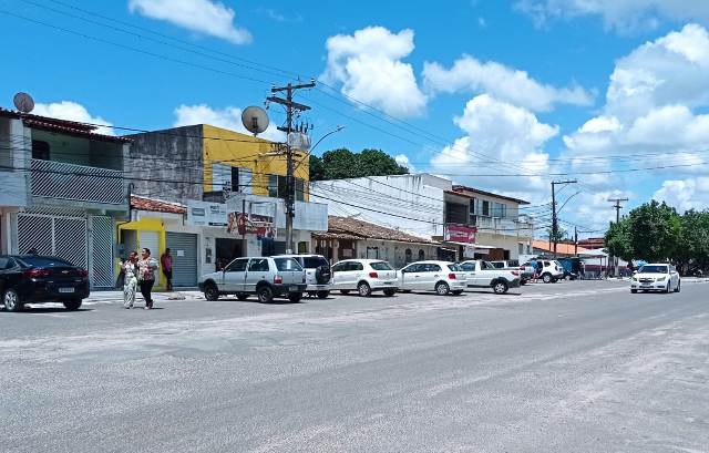 Fechamento dos Correios e atendimentos de saúde são alvo de protesto em Humildes _Foto Ed Santos_Acorda Cidade