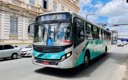 Ônibus urbanos _ Foto Andrews Pedra Branca Secom Feira