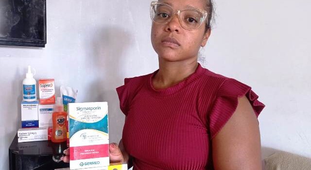 Mãe não consegue medicamento pelo SUS e pede ajuda da comunidade. (Foto: Ed Santos/Acorda Cidade)