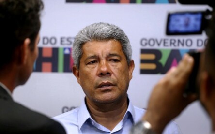 Jerônimo Rodrigues garante pagamento do piso nacional dos professores na Bahia Jerônimo Rodrigues garante pagamento do piso nacional dos professores na Bahia