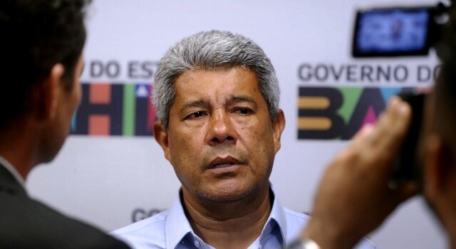 Jerônimo Rodrigues garante pagamento do piso nacional dos professores na Bahia