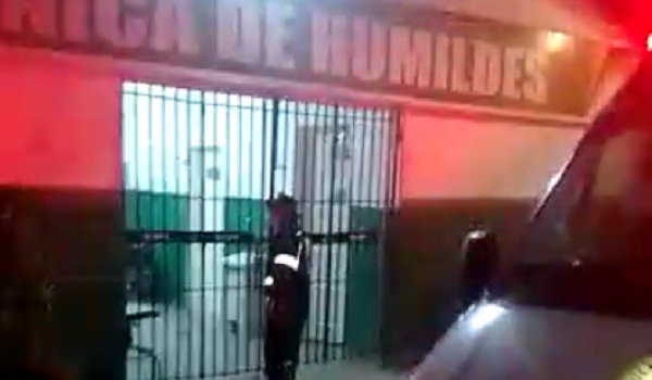 Ambulância do Samu_ Policlínica de Humildes_ Foto Reprodução Redes Sociais (1)
