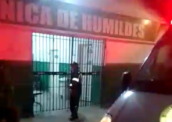 Ambulância do Samu_ Policlínica de Humildes_ Foto Reprodução Redes Sociais (1)