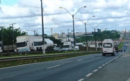 BR-324 engarrafamento_ Foto Ed Santos_Acorda Cidade