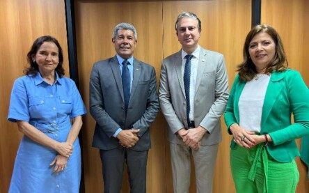 Jerônimo e Adélia Pinheiro discutem prioridades para a Educação Jerônimo e Adélia Pinheiro discutem prioridades para a Educação