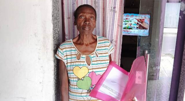 Paciente Maria dos Santos aguarda há mais de 6 meses para fazer biópsia_ Foto Paulo José_Acorda Cidade