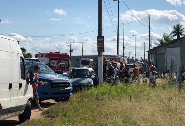 Pastor morre ao colidir carro em poste no município de Conceição do Jacuípe