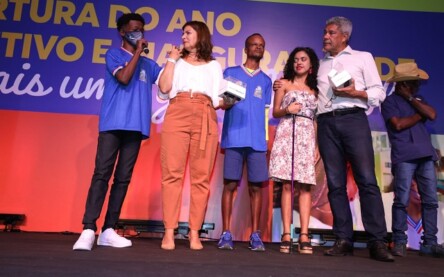 Em aula inaugural, Jerônimo anuncia abertura de escolas estaduais nos fins de semana