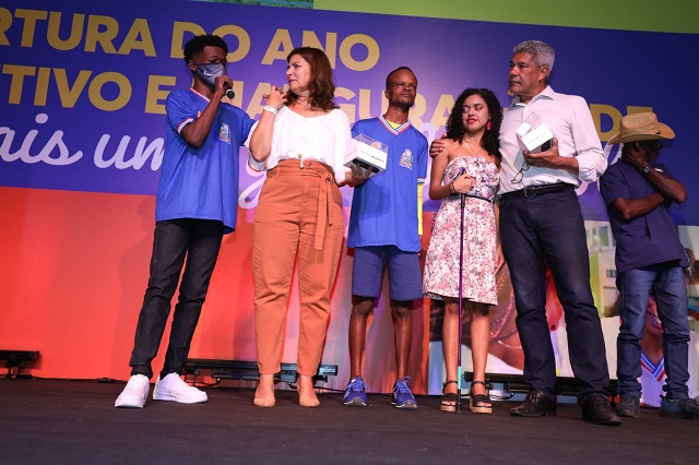 Em aula inaugural, Jerônimo anuncia abertura de escolas estaduais nos fins de semana