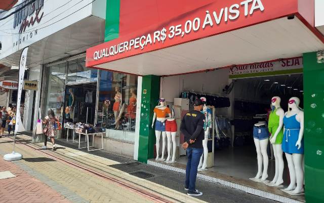 Comércio Segunda de Carnaval_ Foto Ney Silva_Acorda Cidade (1)