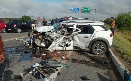 Acidente envolvendo três veículos deixa dois feridos na Estrada do Feijão