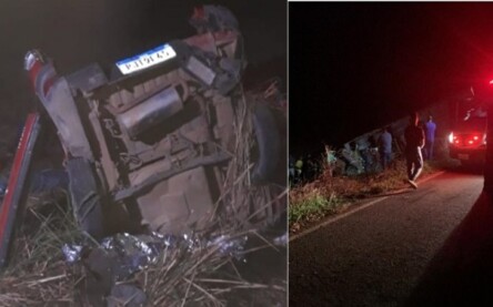 Carreta colide com picape, atropela animais na BA-026 e duas pessoas morrem