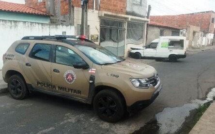 Vítima de homicídio no George Américo Bartolomeu Inocencio de Oliveira. Foto Ed Santos/ Acorda Cidade)
