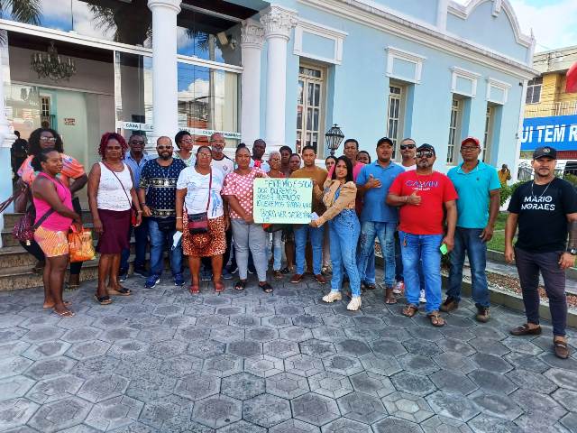 Barraqueiros protestam contra mudança de local de trabalho na Micareta de Feira