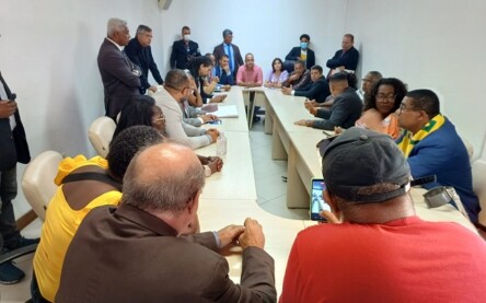 Sem acordo com secretário, barraqueiros alegam que continuarão protestando contra mudança de localização na Micareta