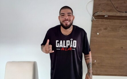 Após 18 meses afastado dos ringues, Carlos  Boi anuncia novo contrato em competição na Rússia