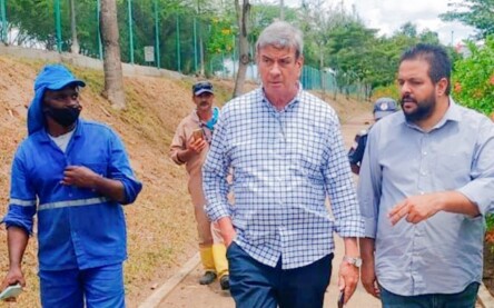 Prefeito Colbert visita o parque da cidade Foto Divulgacao (2)