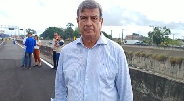 Prefeito Colbert Martins_ Foto Paulo José Acorda Cidade