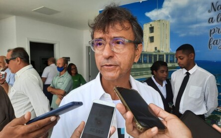 André Curvello