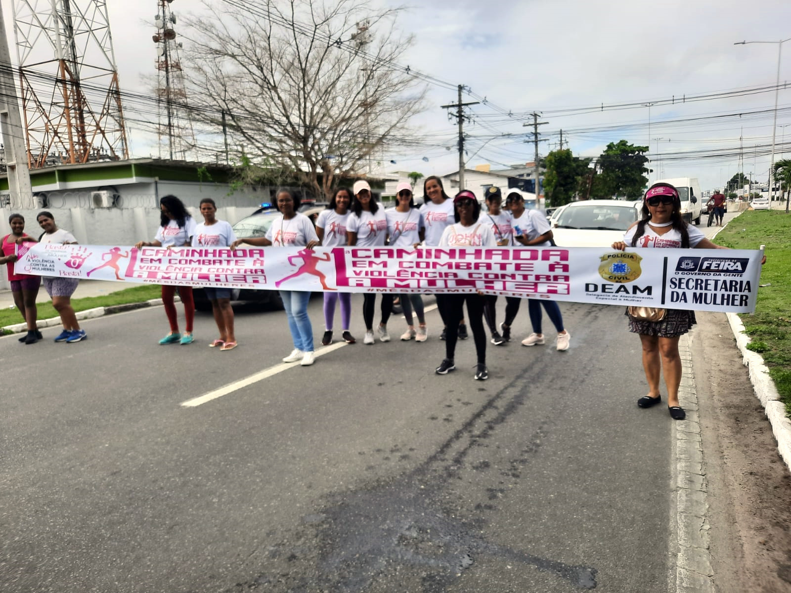 Caminhada em combate à violência contra a mulher