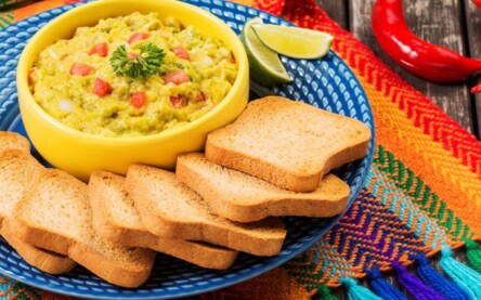 Guacamole-com-Torradas-Integrais-