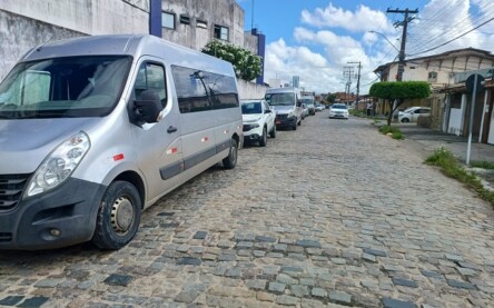 Motoristas da Secretaria de Saúde paralisam as atividades por falta de pagamento