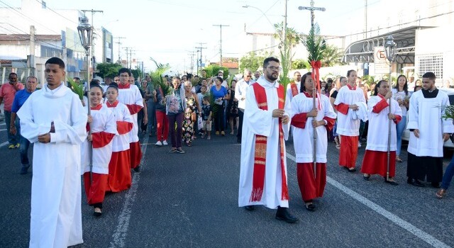 procissão de domingo de ramos em Feira de Santana
