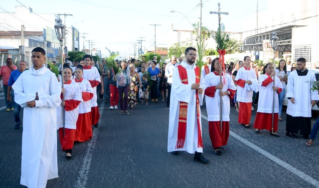 procissão de domingo de ramos em Feira de Santana