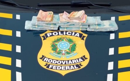 Mulher é presa na BR-116 com R$ 100 mil fixado ao corpo